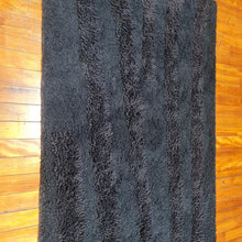 Load image into Gallery viewer, 100% wool Rug AM Shag Black size 160 x 230 cm India