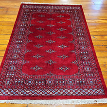 Load image into Gallery viewer, Hand knotted wool rug 179124 size 179 x 124 cm Pakistan