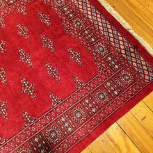 Load image into Gallery viewer, Hand knotted wool rug 179124 size 179 x 124 cm Pakistan