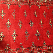 Load image into Gallery viewer, Hand knotted wool rug 179124 size 179 x 124 cm Pakistan