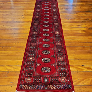 Hand knotted wool rug 31078 size 310 x 78 cm Pakistan