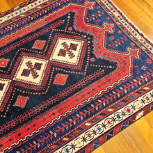 Load image into Gallery viewer, Hand knotted wool rug 227168 size 227 x 168 cm