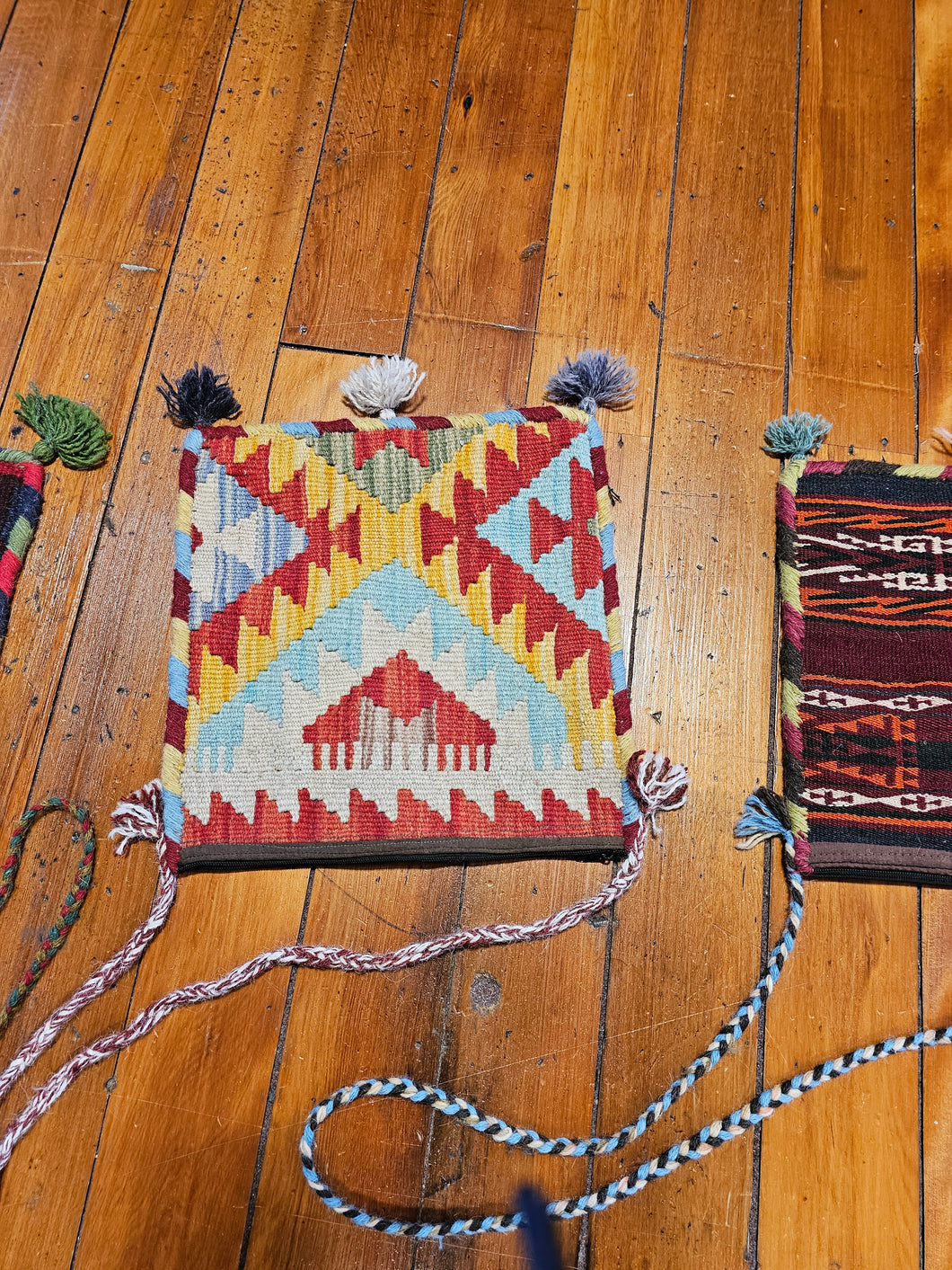 Hand knotted wool Hand bag no: 3232 size 32 x 32 cm Afghanistan