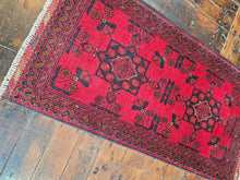 Load image into Gallery viewer, Hand knotted wool rug 10254 size 102 x 54 cm