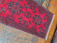 Load image into Gallery viewer, Hand knotted wool rug 10254 size 102 x 54 cm