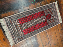 Load image into Gallery viewer, Hand knotted wool rug 10348 size 103 x 48 cm Pakistan