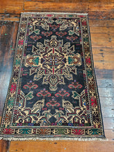 Load image into Gallery viewer, Hand knotted wool rug 13582 size 135 x 82 cm