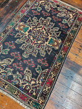 Load image into Gallery viewer, Hand knotted wool rug 13582 size 135 x 82 cm
