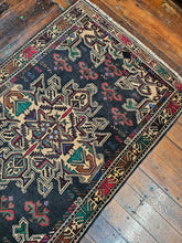 Load image into Gallery viewer, Hand knotted wool rug 13582 size 135 x 82 cm