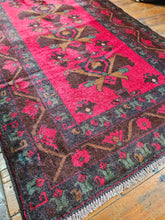 Load image into Gallery viewer, Hand knotted wool rug Baluchi 13587 size 135 x 87 cm