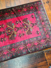 Load image into Gallery viewer, Hand knotted wool rug Baluchi 13587 size 135 x 87 cm