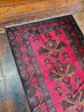 Load image into Gallery viewer, Hand knotted wool rug Baluchi 13587 size 135 x 87 cm
