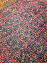 Load image into Gallery viewer, Hand knotted wool rug 14888 size 148 x 88 cm