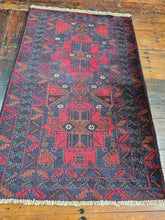 Load image into Gallery viewer, Hand knotted wool rug 12982 size 129 x 82 cm