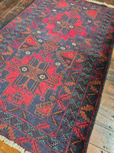 Load image into Gallery viewer, Hand knotted wool rug 12982 size 129 x 82 cm
