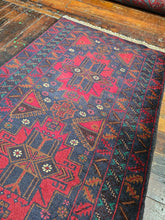 Load image into Gallery viewer, Hand knotted wool rug 12982 size 129 x 82 cm