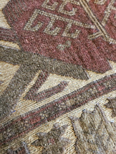 Load image into Gallery viewer, hand knotted wool rug  Tehmani 2222 size  190 x 144 approx