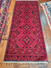 Load image into Gallery viewer, Hand knotted wool rug 19379 size 193 x 79 cm
