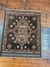 Load image into Gallery viewer, Hand knotted wool Rug 7057 size 70 x 57 cm