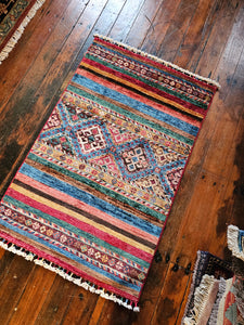 Hand knotted wool rug 10061 size 100 x 61 cm