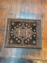 Load image into Gallery viewer, Hand knotted wool Rug 7057 size 70 x 57 cm
