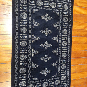 Hand knotted wool rug 12776 size 127 x 76 cm Pakistan