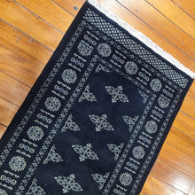 Load image into Gallery viewer, Hand knotted wool rug 13076 size 130 x 76 cm Pakistan
