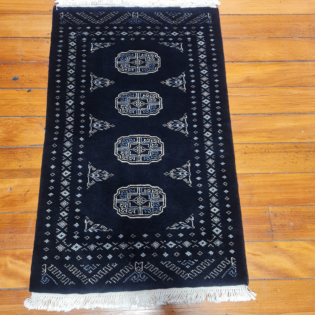 Hand knotted wool rug 9559 size 95 x 59 cm Pakistan