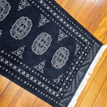Load image into Gallery viewer, Hand knotted wool rug 9559 size 95 x 59 cm Pakistan