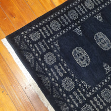 Load image into Gallery viewer, Hand knotted wool rug 16396 size 163 x 96 cm Pakistan