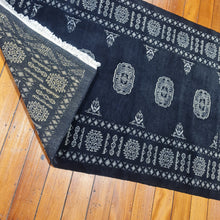 Load image into Gallery viewer, Hand knotted wool rug 16396 size 163 x 96 cm Pakistan
