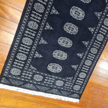 Load image into Gallery viewer, Hand knotted wool rug 15993 size 159 x 93 cm Pakistan