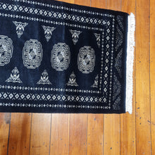 Load image into Gallery viewer, Hand knotted wool rug 18263 size 182 x 63 cm Pakistan