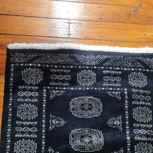 Load image into Gallery viewer, Hand knotted wool rug 26978 size 269 x 78 cm Pakistan