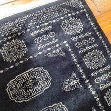 Load image into Gallery viewer, Hand knotted wool rug 26978 size 269 x 78 cm Pakistan