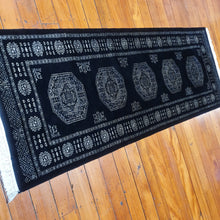 Load image into Gallery viewer, Hand knotted wool rug 19777 size 197 x 77 cm Pakistan