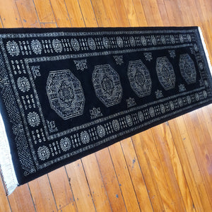 Hand knotted wool rug 19777 size 197 x 77 cm Pakistan