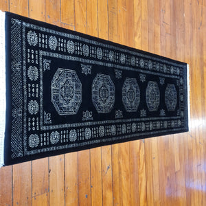 Hand knotted wool rug 19777 size 197 x 77 cm Pakistan