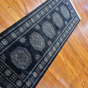 Hand knotted wool rug 19777 size 197 x 77 cm Pakistan