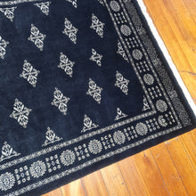 Load image into Gallery viewer, Hand knotted wool rug 187121 size 187 x 121 cm Pakistan