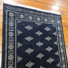 Load image into Gallery viewer, Hand knotted wool rug 187121 size 187 x 121 cm Pakistan