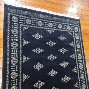 Hand knotted wool rug 187121 size 187 x 121 cm Pakistan