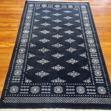 Load image into Gallery viewer, Hand knotted wool rug 189122 size 189 x 122 cm Pakistan