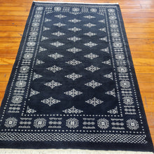 Load image into Gallery viewer, Hand knotted wool rug 189122 size 189 x 122 cm Pakistan