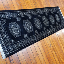 Load image into Gallery viewer, Hand knotted wool rug 22080 size 220 x 80 cm Pakistan