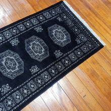 Load image into Gallery viewer, Hand knotted wool rug 22080 size 220 x 80 cm Pakistan