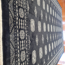 Load image into Gallery viewer, Hand knotted wool rug 296199 size 296 x 199 cm Pakistan