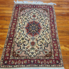 Load image into Gallery viewer, Hand knotted wool rug 14695 size 146 x 95 cm