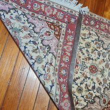 Load image into Gallery viewer, Hand knotted wool rug 14695 size 146 x 95 cm