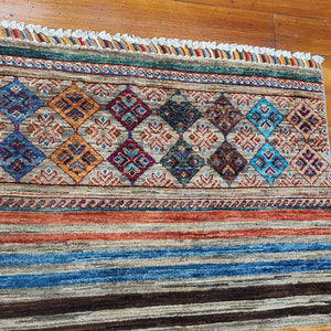 Hand knotted wool rug 10285 size 102 x 85 cm Afghanistan